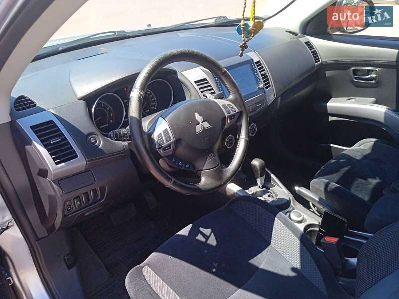 Позашляховик / Кросовер Mitsubishi Outlander 2011 в Рівному