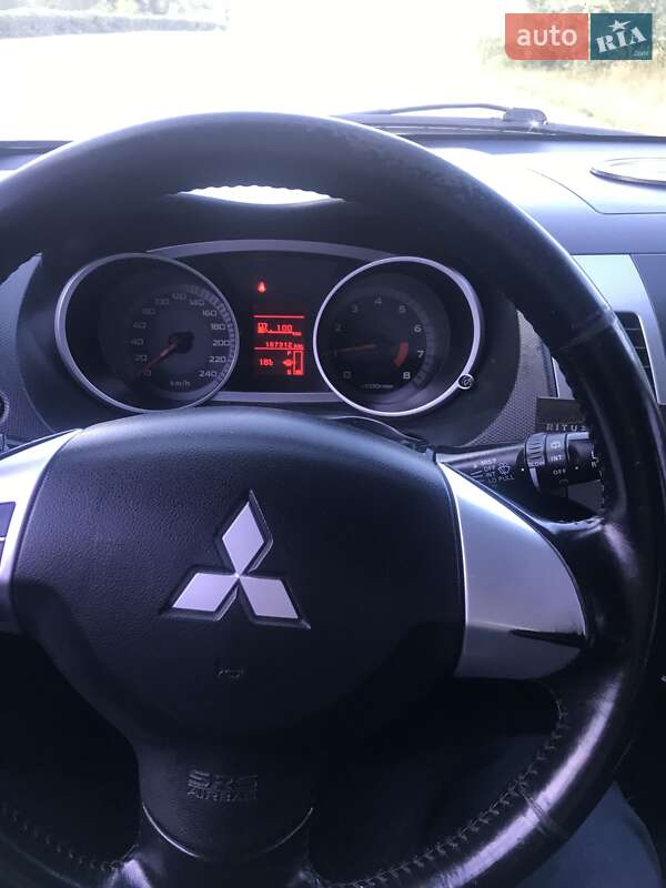 Позашляховик / Кросовер Mitsubishi Outlander 2008 в Калинівці фото 5 Позашляховик / Кросовер Mitsubishi Outlander 2008 в Калинівці