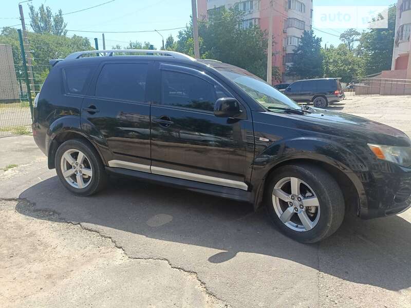Внедорожник / Кроссовер Mitsubishi Outlander 2008 в Николаеве