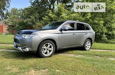 Позашляховик / Кросовер Mitsubishi Outlander 2013 в Ромнах