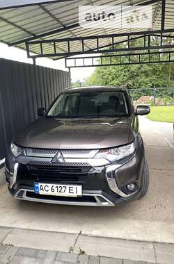 Позашляховик / Кросовер Mitsubishi Outlander 2018 в Луцьку