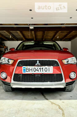 Внедорожник / Кроссовер Mitsubishi Outlander 2012 в Ровно