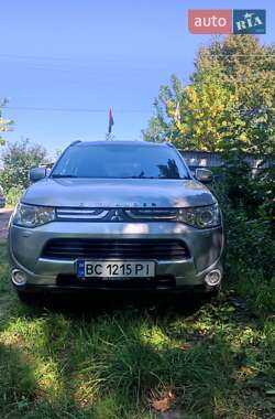 Внедорожник / Кроссовер Mitsubishi Outlander 2013 в Львове