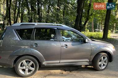 Внедорожник / Кроссовер Mitsubishi Outlander 2008 в 