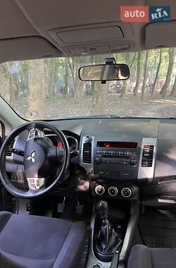 Внедорожник / Кроссовер Mitsubishi Outlander 2008 в 