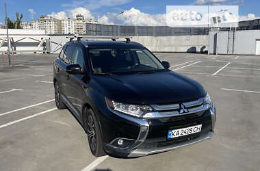 Позашляховик / Кросовер Mitsubishi Outlander 2016 в Києві