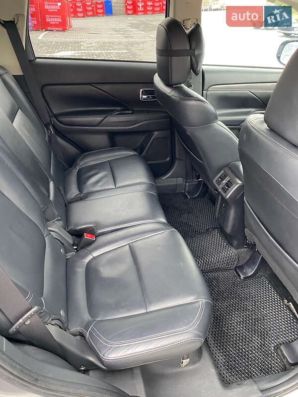 Позашляховик / Кросовер Mitsubishi Outlander 2018 в Миколаєві