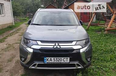 Позашляховик / Кросовер Mitsubishi Outlander 2021 в Києві