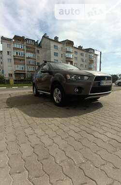 Внедорожник / Кроссовер Mitsubishi Outlander 2011 в Львове