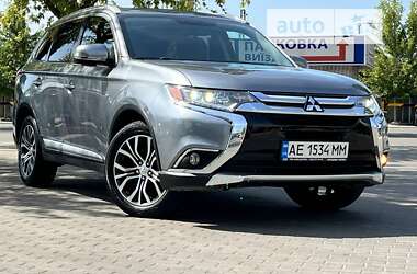 Позашляховик / Кросовер Mitsubishi Outlander 2015 в Дніпрі