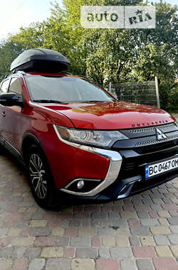 Внедорожник / Кроссовер Mitsubishi Outlander 2017 в Львове