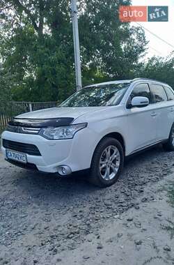 Позашляховик / Кросовер Mitsubishi Outlander 2012 в Кам'янці