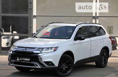 Позашляховик / Кросовер Mitsubishi Outlander 2019 в Харкові