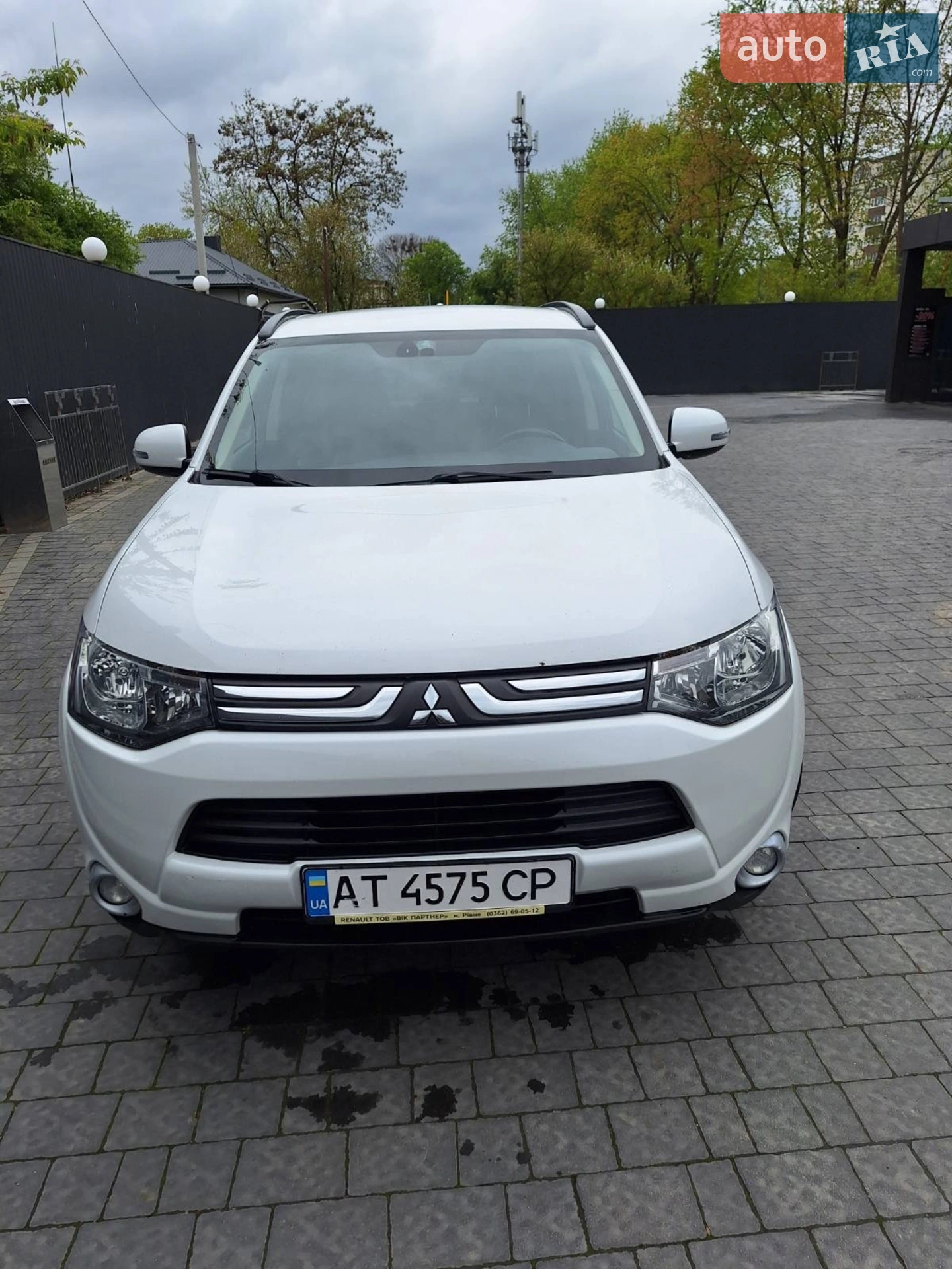 2013 Mitsubishi Outlander - фото 1