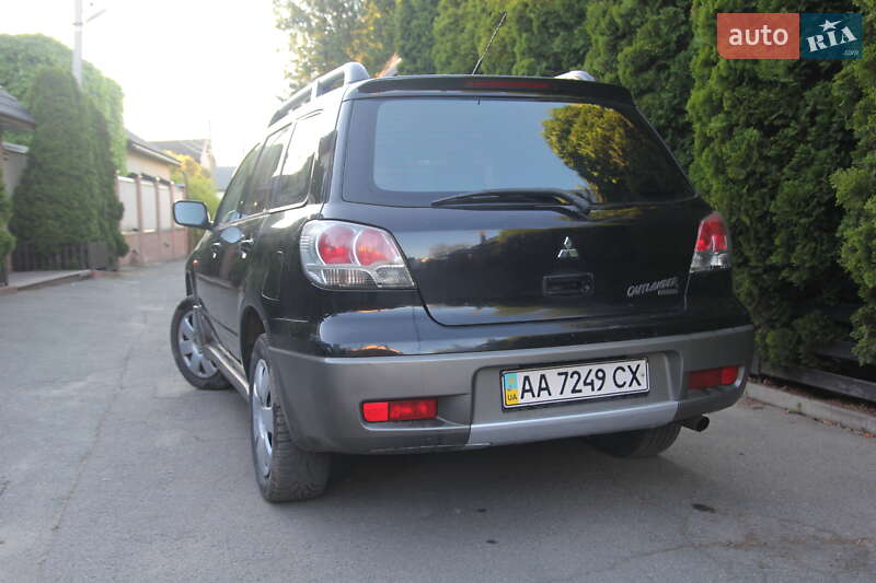 Позашляховик / Кросовер Mitsubishi Outlander 2003 в Києві