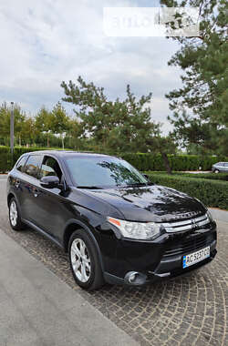 Внедорожник / Кроссовер Mitsubishi Outlander 2014 в Днепре