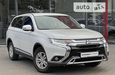 Внедорожник / Кроссовер Mitsubishi Outlander 2019 в Одессе