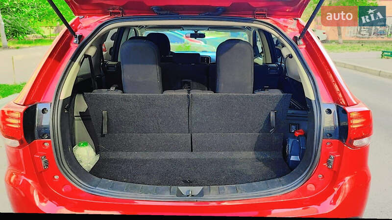 Внедорожник / Кроссовер Mitsubishi Outlander 2017 в Киеве