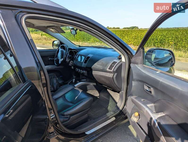 Внедорожник / Кроссовер Mitsubishi Outlander 2007 в Конотопе