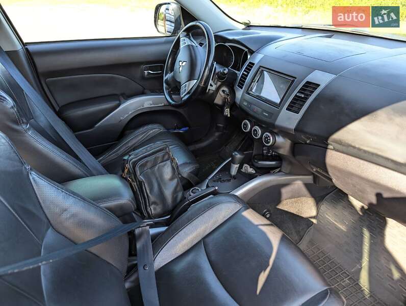 Внедорожник / Кроссовер Mitsubishi Outlander 2007 в Конотопе
