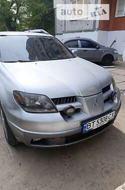 Внедорожник / Кроссовер Mitsubishi Outlander 2004 в Херсоне