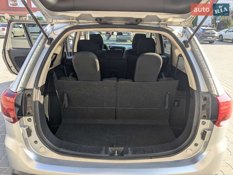 Позашляховик / Кросовер Mitsubishi Outlander 2017 в Тернополі