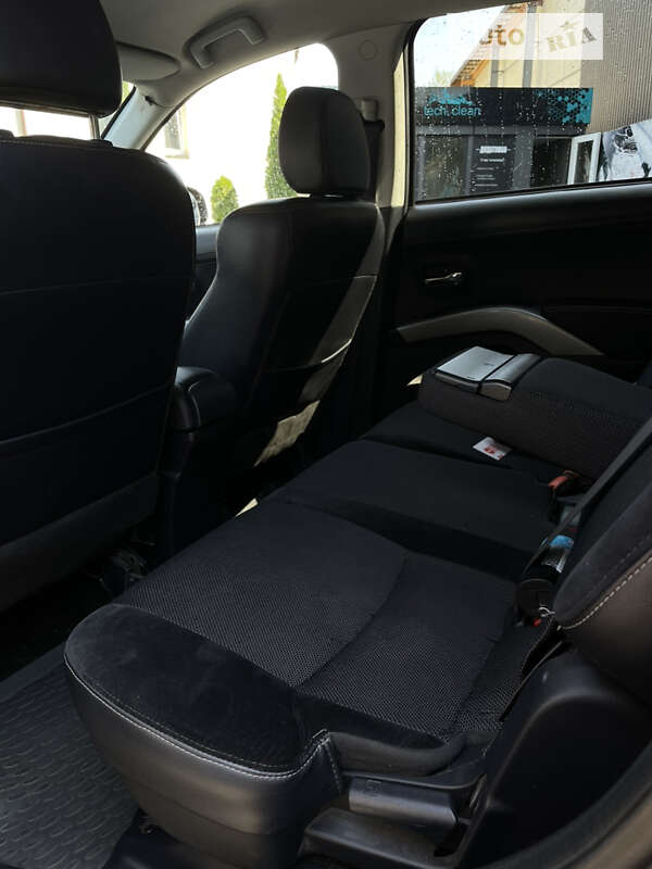 Позашляховик / Кросовер Mitsubishi Outlander 2012 в Івано-Франківську