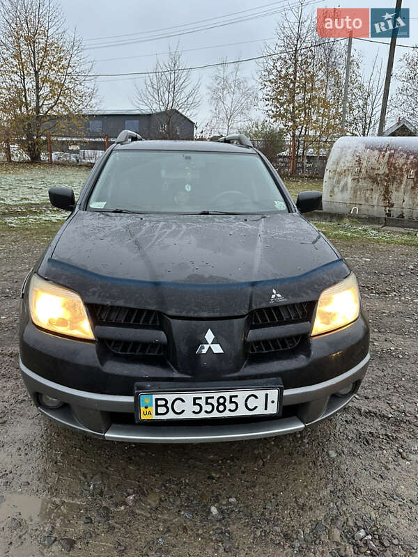 Внедорожник / Кроссовер Mitsubishi Outlander 2005 в Сколе