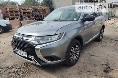 Позашляховик / Кросовер Mitsubishi Outlander 2019 в Рівному