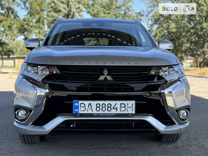 Внедорожник / Кроссовер Mitsubishi Outlander 2017 в Кропивницком