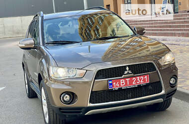 Позашляховик / Кросовер Mitsubishi Outlander 2011 в Києві