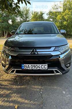 Внедорожник / Кроссовер Mitsubishi Outlander 2021 в Кропивницком