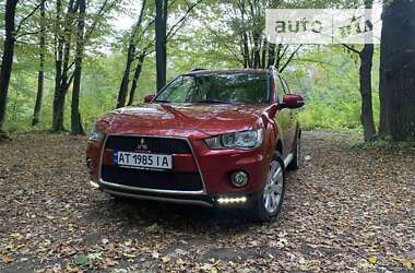 Внедорожник / Кроссовер Mitsubishi Outlander 2011 в Коломые