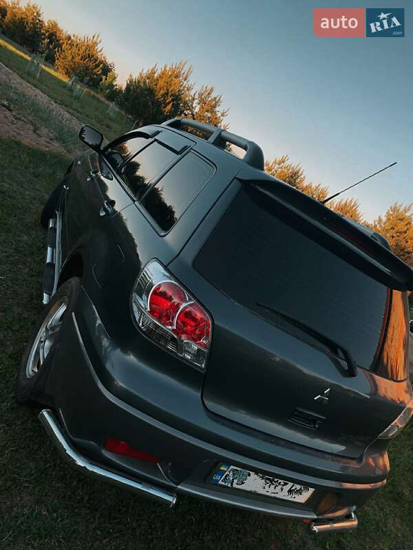 Внедорожник / Кроссовер Mitsubishi Outlander 2004 в Тернополе фото 5 Внедорожник / Кроссовер Mitsubishi Outlander 2004 в Тернополе