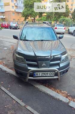 Позашляховик / Кросовер Mitsubishi Outlander 2003 в Києві