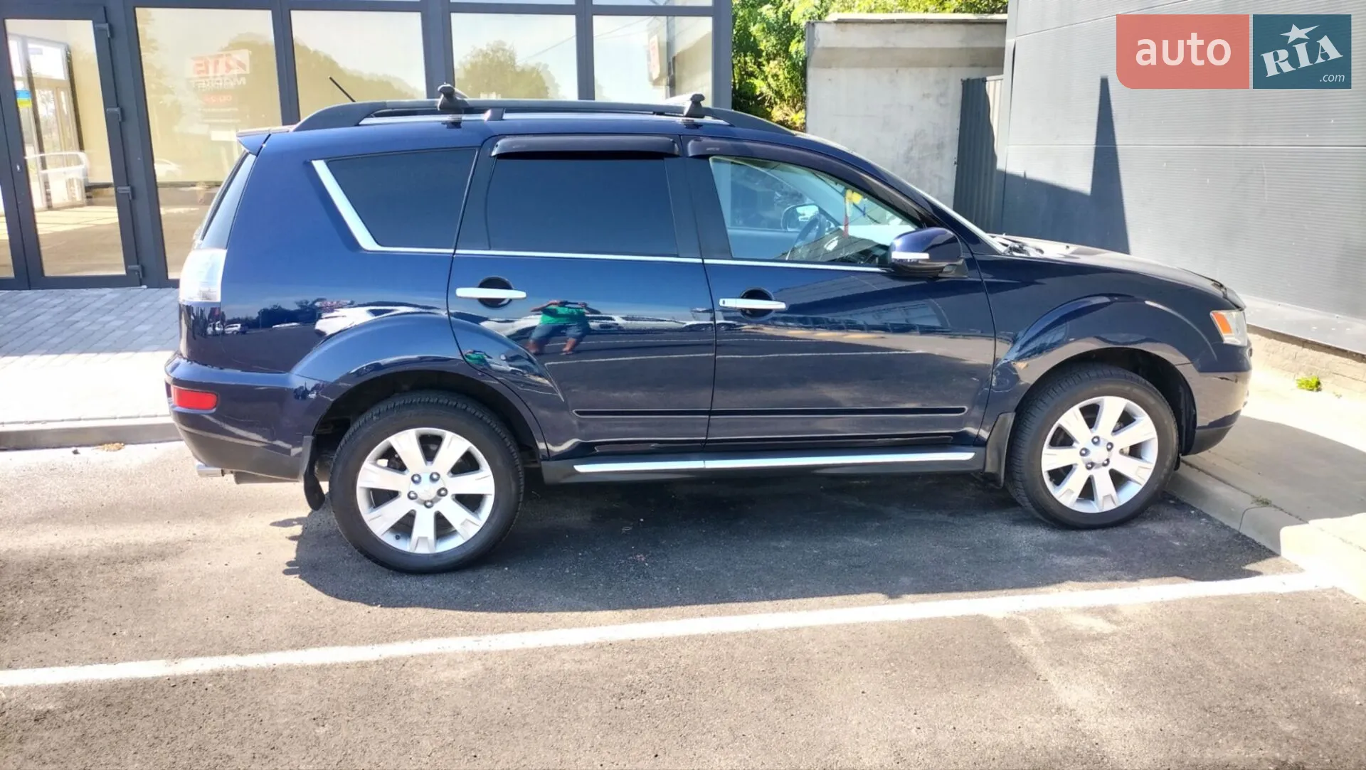 2011 Mitsubishi Outlander - фото 1