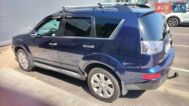 Внедорожник / Кроссовер Mitsubishi Outlander 2011 в Львове