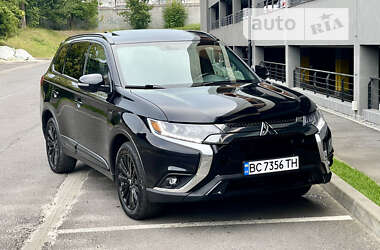 Внедорожник / Кроссовер Mitsubishi Outlander 2019 в Львове