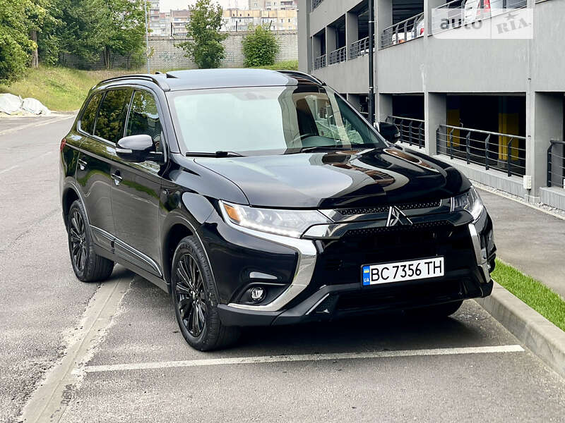 Внедорожник / Кроссовер Mitsubishi Outlander 2019 в Львове