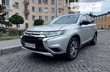 Внедорожник / Кроссовер Mitsubishi Outlander 2017 в Одессе