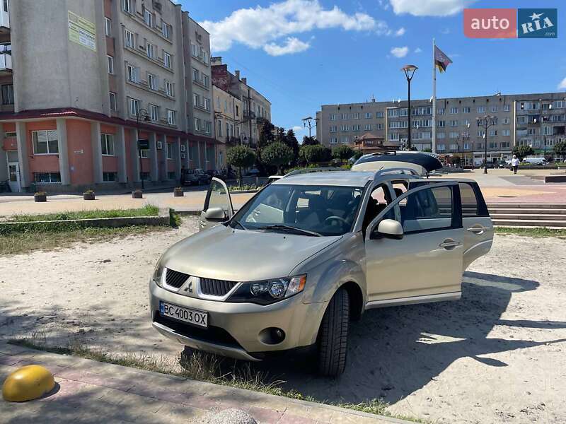 Позашляховик / Кросовер Mitsubishi Outlander 2006 в Золочеві