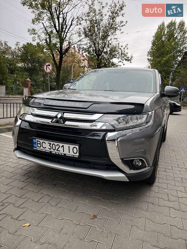 Внедорожник / Кроссовер Mitsubishi Outlander 2015 в Львове