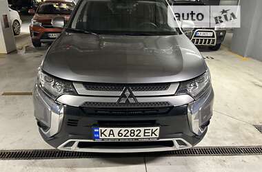 Позашляховик / Кросовер Mitsubishi Outlander 2021 в Києві