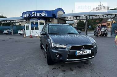 Внедорожник / Кроссовер Mitsubishi Outlander 2011 в Луцке