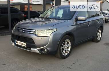 Позашляховик / Кросовер Mitsubishi Outlander 2015 в Житомирі