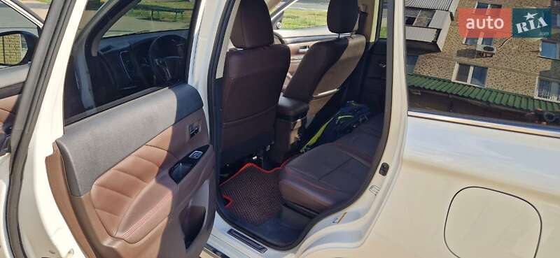Внедорожник / Кроссовер Mitsubishi Outlander 2018 в Харькове