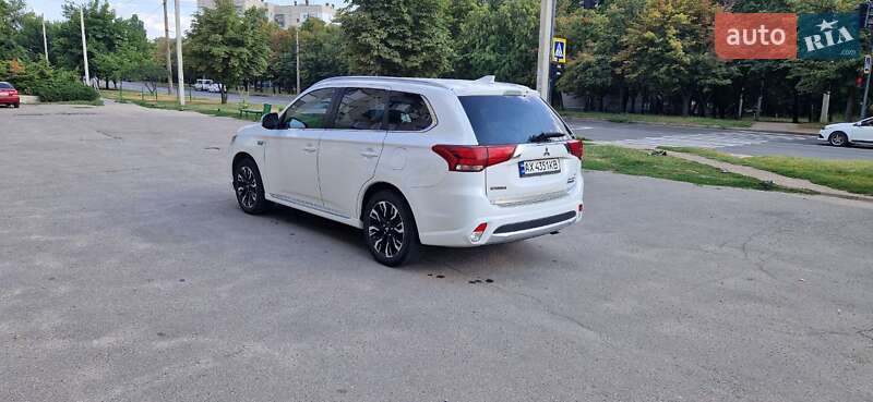 Внедорожник / Кроссовер Mitsubishi Outlander 2018 в Харькове