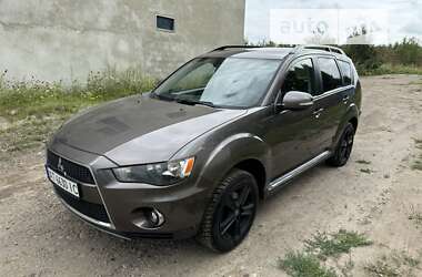 Внедорожник / Кроссовер Mitsubishi Outlander 2010 в Калуше