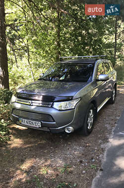 Позашляховик / Кросовер Mitsubishi Outlander 2013 в Києві