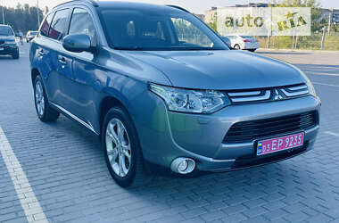 Позашляховик / Кросовер Mitsubishi Outlander 2013 в Дубні